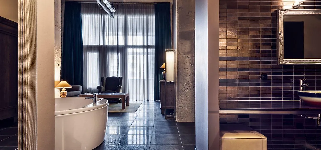 Inntel Hotels Art Eindhoven 4*,
